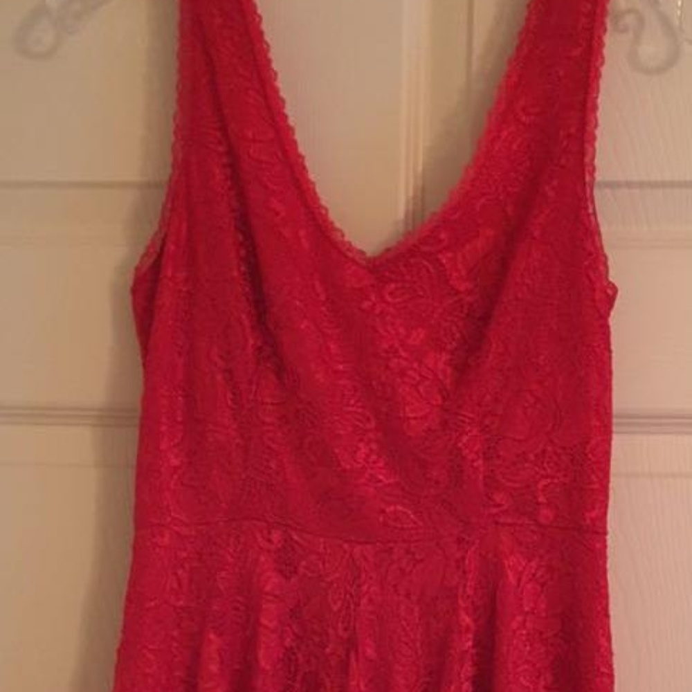 Red Lace V Neck Sleeveless Dress
